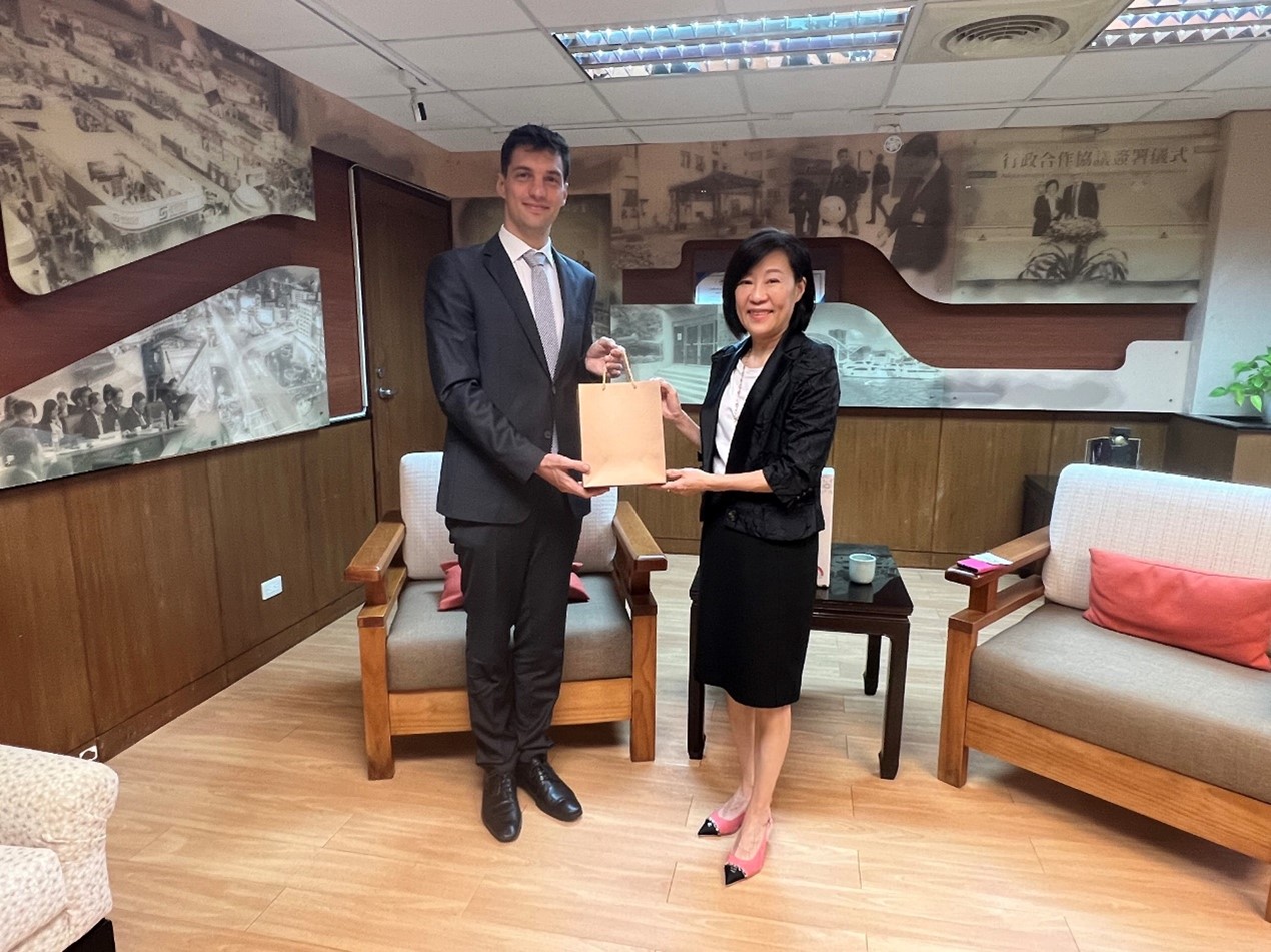 TITA Director General meets with Hungarian Trade Office representative