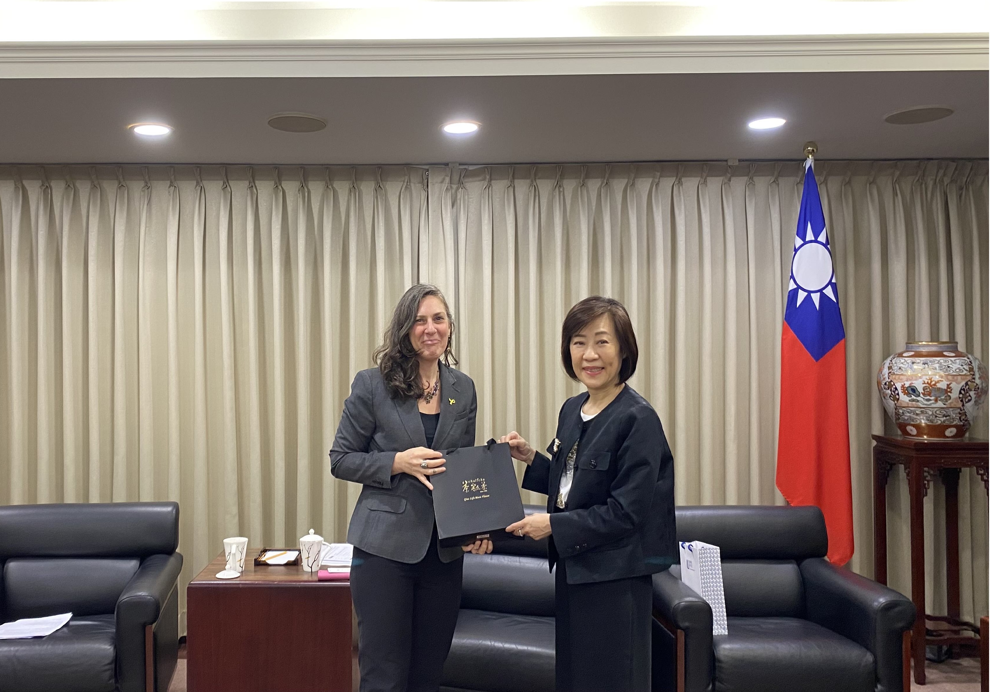 MOEA Deputy Minister Meets with Israel Economic and Cultural Office in Taipei Representative Maya Yaron