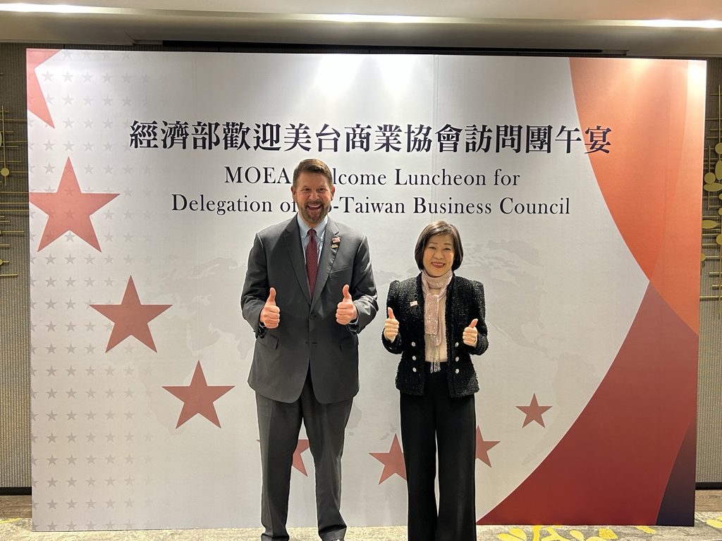 經濟部江政務次長文若與美臺商業協會（USTBC）主席Keith Krach就持續強化臺美經貿夥伴關係交換意見